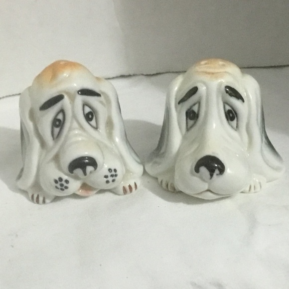 Vintage Basset hound dog salt and  pepper shakers , made in Taiwan- like new - Picture 1 of 7